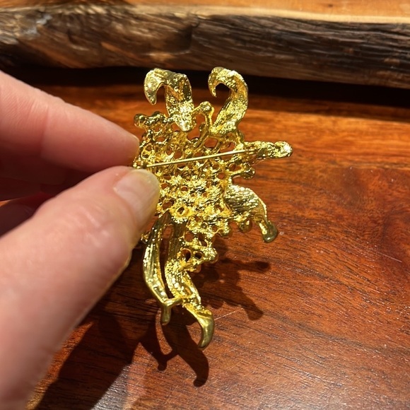 Beautiful brooch - Picture 3 of 3